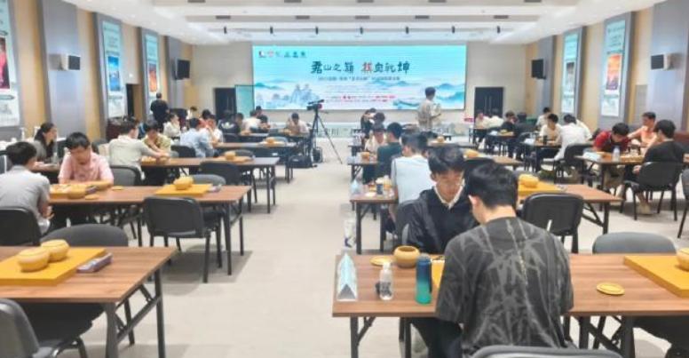 00后把棋圣战打成了青春风暴！
老将们集体懵圈：奖金还没捂热，就被小孩哥端走。