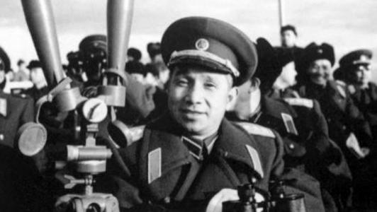 国军将领区寿年被俘，为何仅仅2年就被特赦？原因有三个