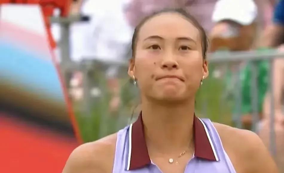 如何评价郑钦文呢？
一句话就是:国人对她的期待，远远超过了她的技术能力，郑钦文获