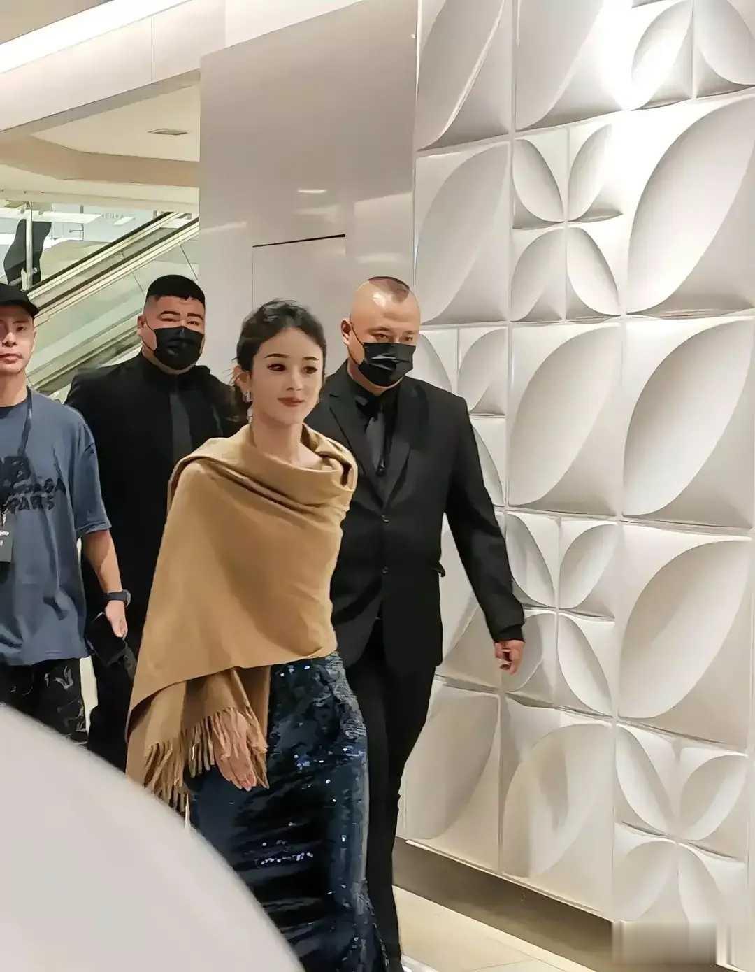 赵丽颖这个气场，超过英国首相……