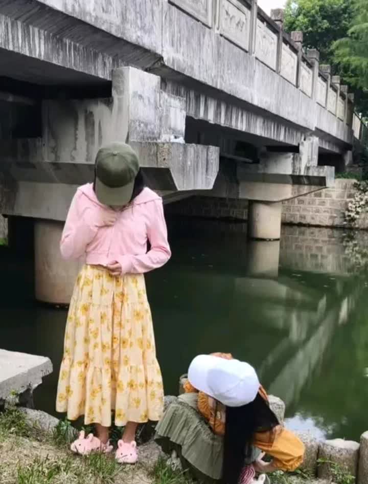 今天是晦气到家了，大清早的偏偏要去河边钓鱼，结果看到了不该看到的事情，算了，鱼也