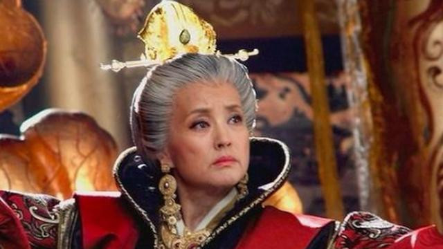 武则天想当皇帝，大臣不愿支持，看看她如何为自己造势上位，绝了