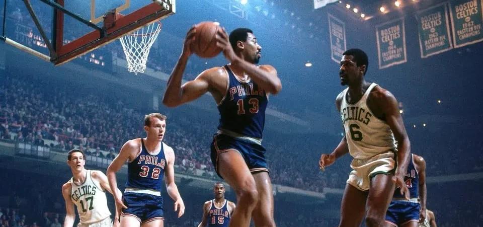 他拿下34分，但投篮命中率仅为42投15中，加上55个篮板和4次助攻，仍然不足以