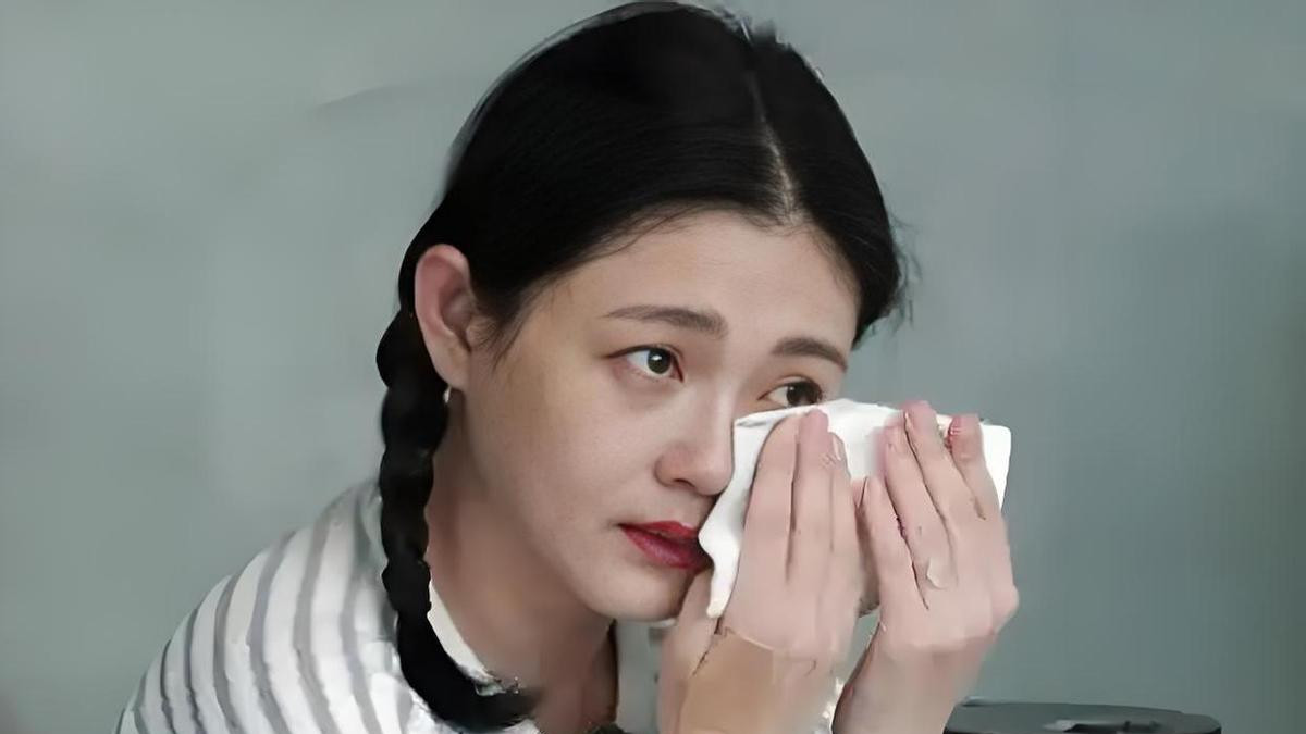 s家族做事有多狠？大s下葬不告诉孩子，马小梅带孩子做手工反被骂