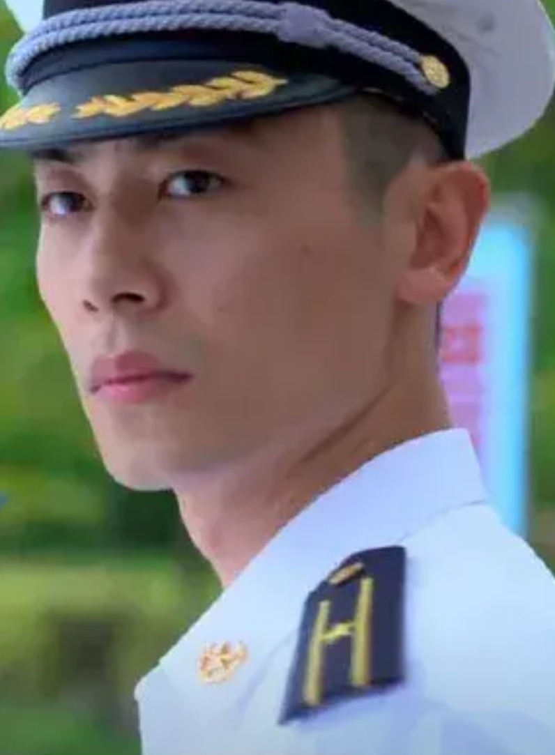 曹保平新片“走麦城”
郭麒麟演技遭质疑
曹保平新片开播票房不尽如人意本身並没有什