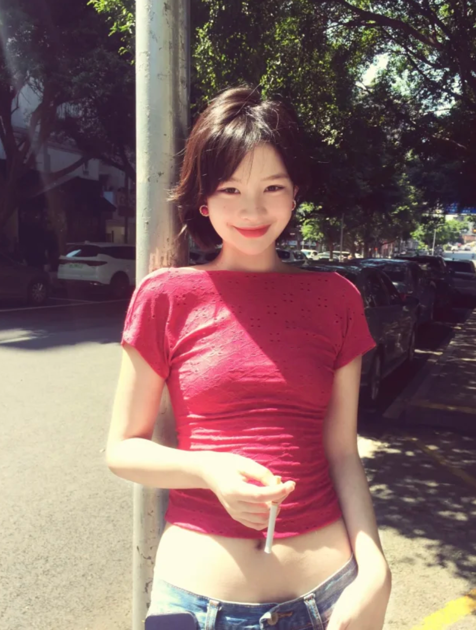 我那爱打扮的小姨  ！！！