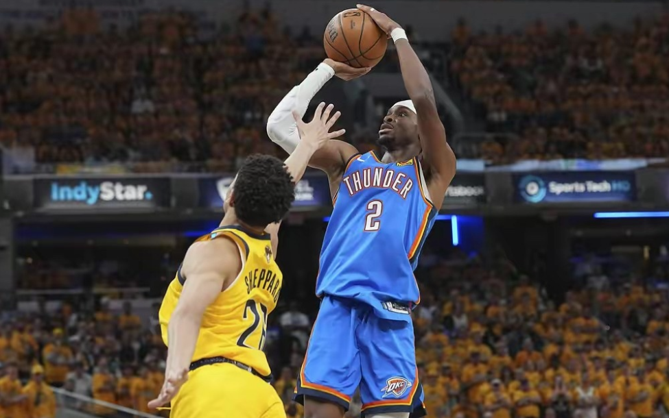 NBA总决赛G4这场真是看得人心跳加速。

雷霆客场逆转步行者追平大比分，但最让