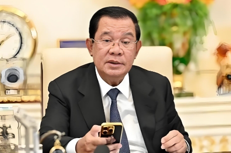 洪森到底想干什么？泰柬冲突还没结束，柬埔寨又跟老挝干起来了！据泰国泰叻网报道，老