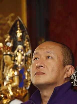宗萨仁波切说："你只是来体验生命的，你什么都拥有不了，也什么都留不住，不需要证明