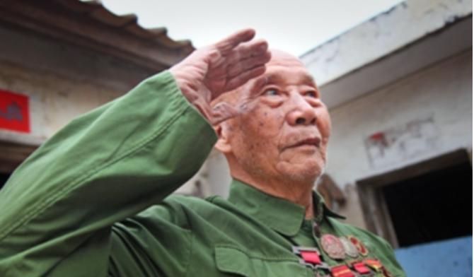 1997年10月，重庆八十多岁的老太太改嫁，在洞房这天，丈夫冷不丁给她说“咱俩以