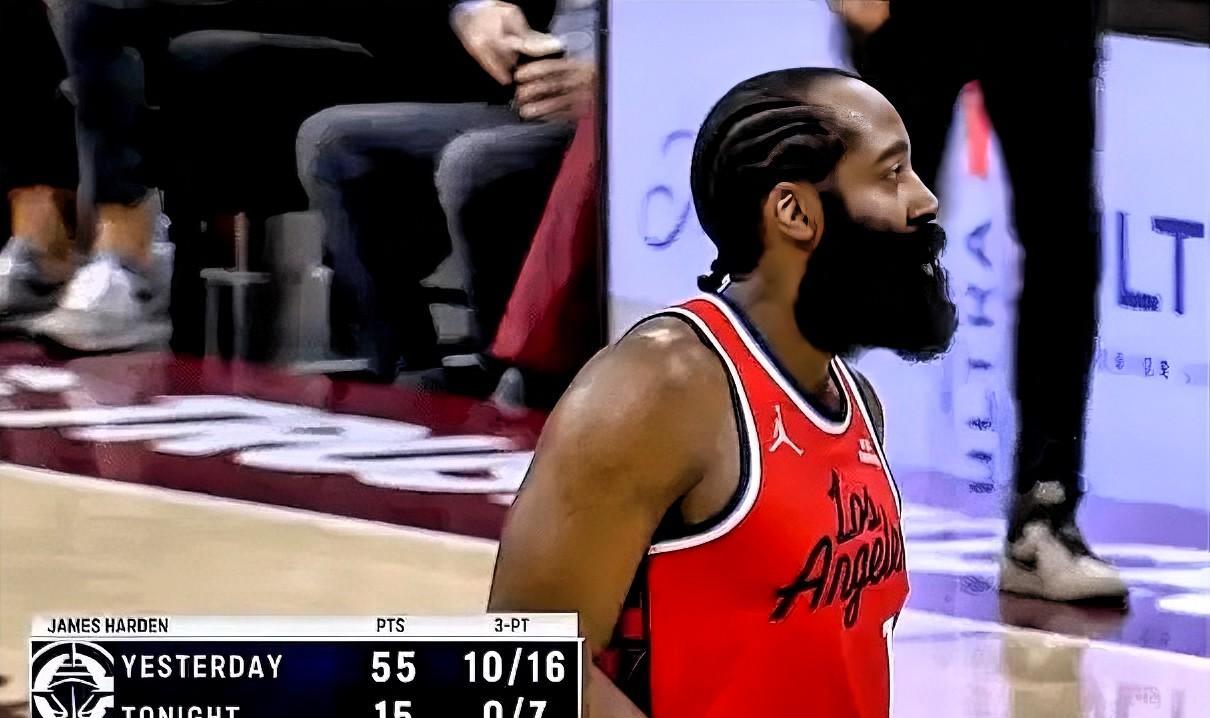 哈登真是不堪重用啊，快船又要输了！
在今日快船客场挑战骑士的第三节比赛中，转播画