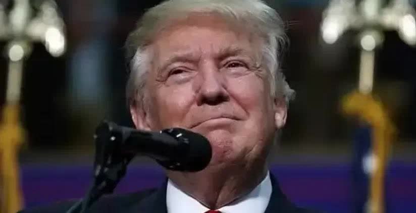 美国终于意识到要放弃霸权了。
美国《新闻周刊》10就报道了这样一则消息，说是美