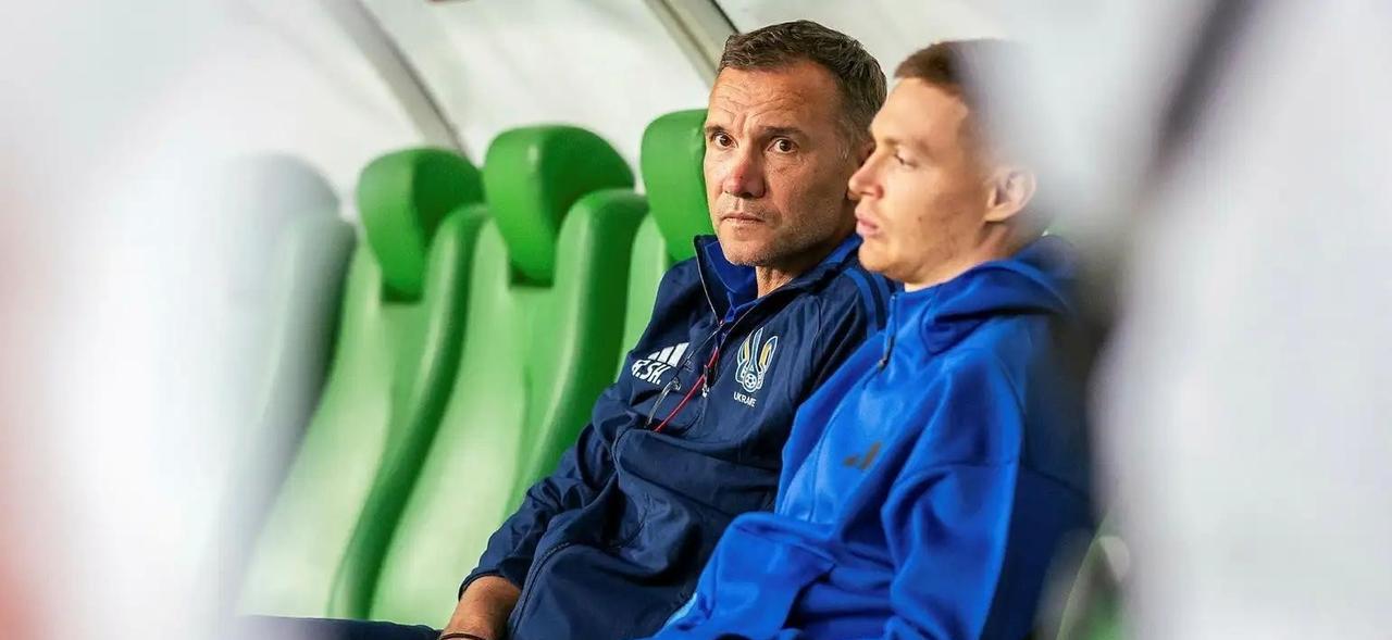 前米兰名宿乌克兰“核弹头”舍甫琴科又开始在网络上炮轰他的老朋友阿布了，在他看来职