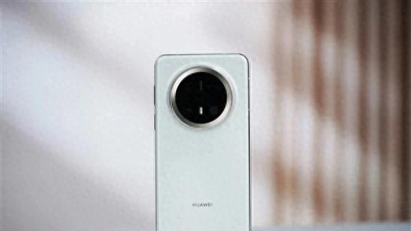 波兰官员买不到华为手机，欧美制裁掀贸易波澜，技术战背后藏着什么秘密。