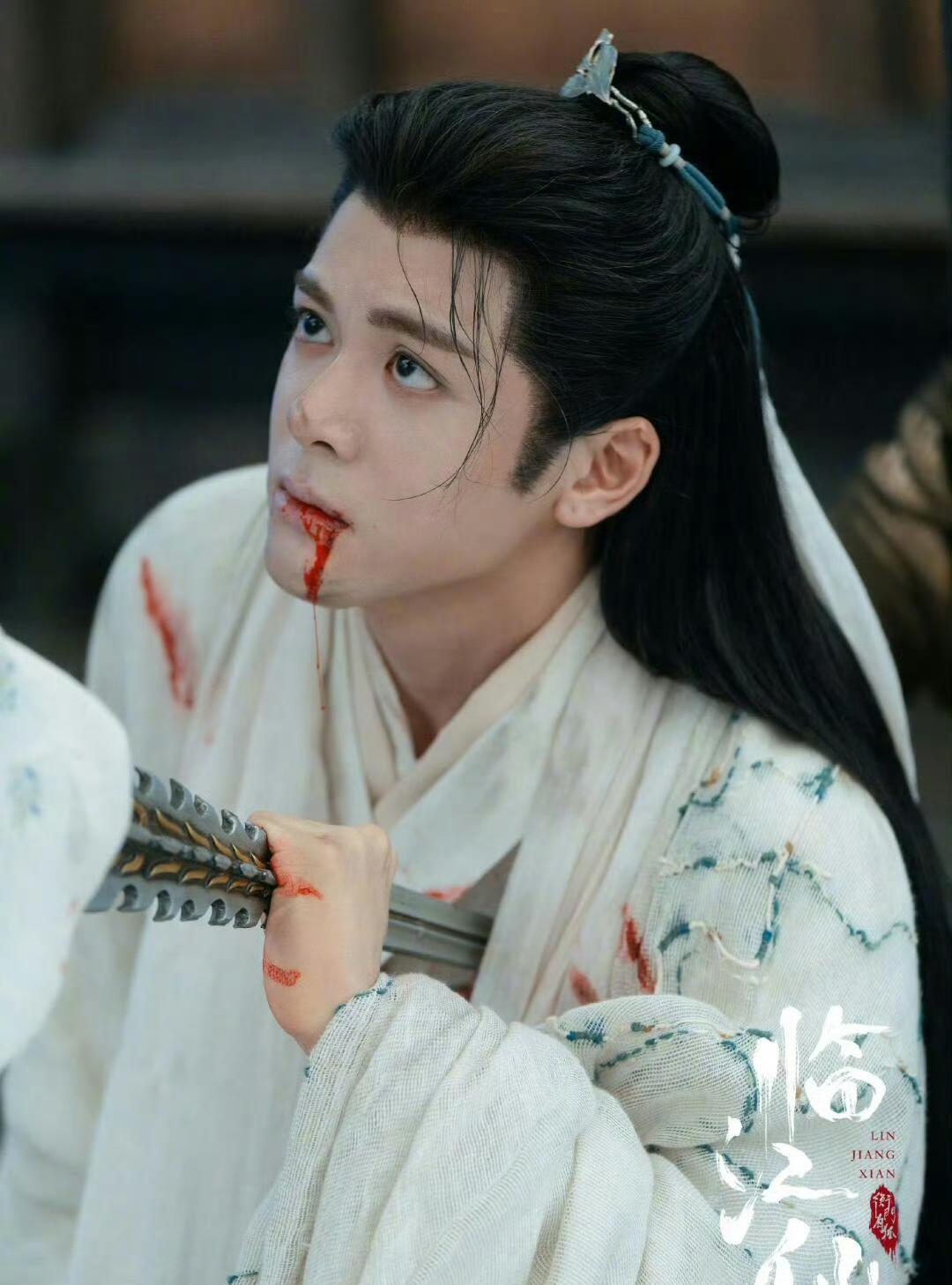 曾舜晞新剧《临江仙》虐出新高度！
大婚现场被前妻捅刀，
这场戏看得我心脏骤停！