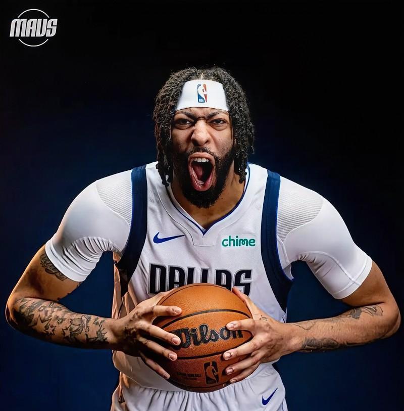 据NBA记者Marc Stein报道，安东尼·戴维斯因视网膜修复术后恢复未达预期