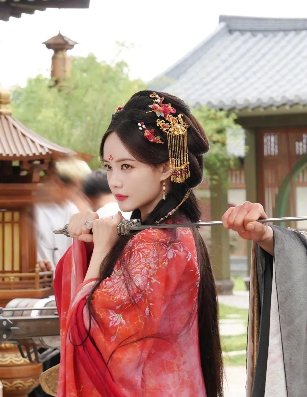 每一次死亡，都是重启人生的钥匙，“方生方死，方死方生”，宋一梦手里就攥着这把轮回