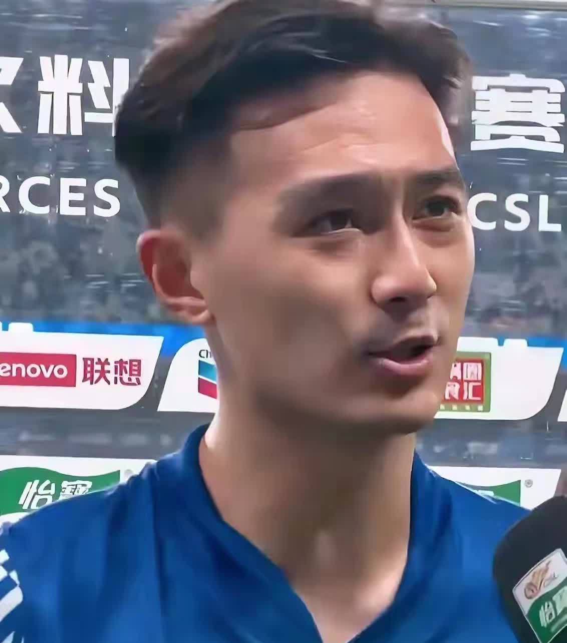 蒋圣龙前一句：“今后申花赢海港将成为常态”，后一句:“我们还是第一名”。弄得申花