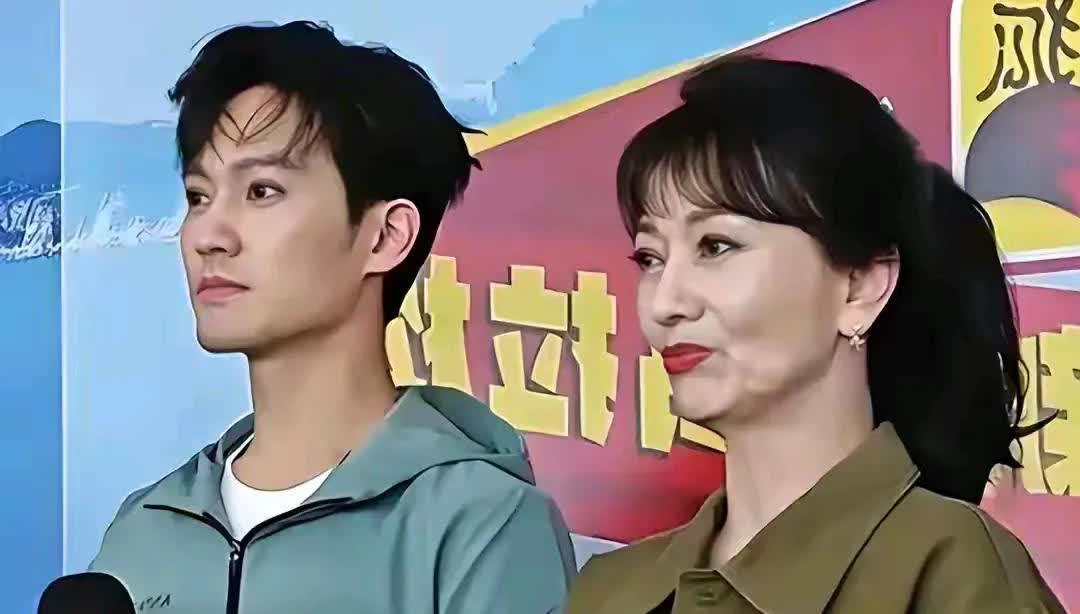 港媒爆赵雅芝三个儿子都啃老，三个儿媳妇几个孙子也靠她养！