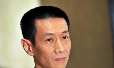 2009年，一名中国男子以2.7亿的价格，从法国购得了圆明园的兔首和鼠首，当对方