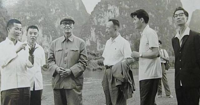 1979年7月，越南国会副主席黄文欢在巴基斯坦卡拉奇突然失踪，几天后却在北京举行