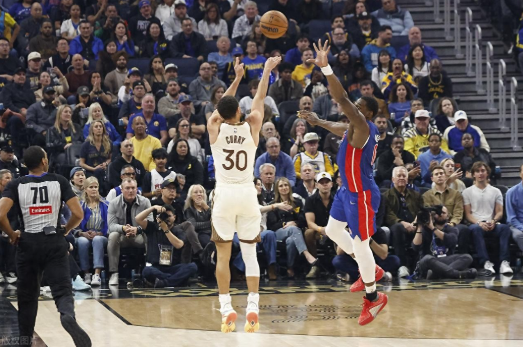 1月31日，NBA常规赛，勇士主场对阵活塞。本场比赛上半场活塞打出流畅进攻，第三