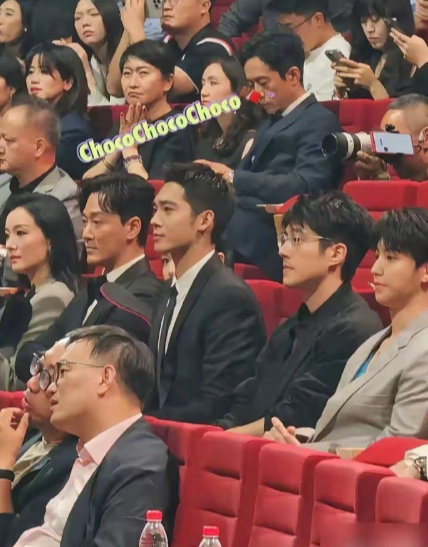 我好像知道为什么捧于适了 ​​​