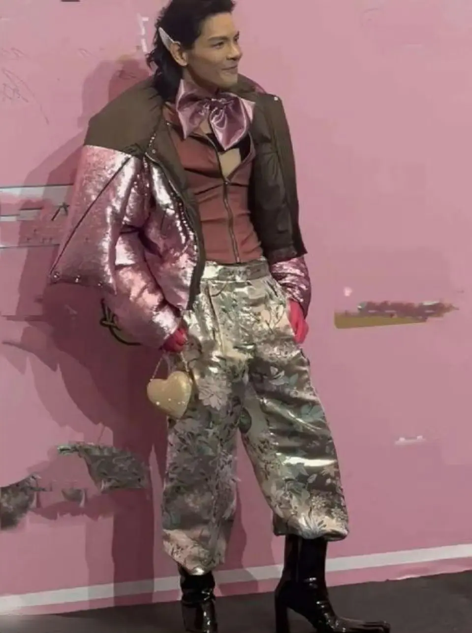 向佐，你乱穿衣服我忍了，可是你的鞋我是忍无可忍
