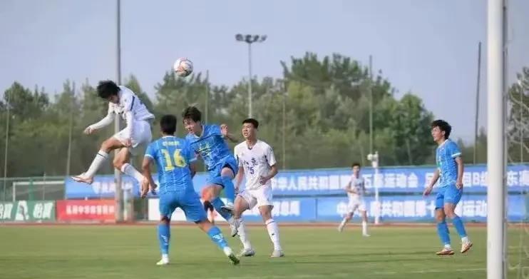 全运会U20男足预选赛首轮，山东队2-0击败辽宁队，这比赛可太有看点了。山东队阵