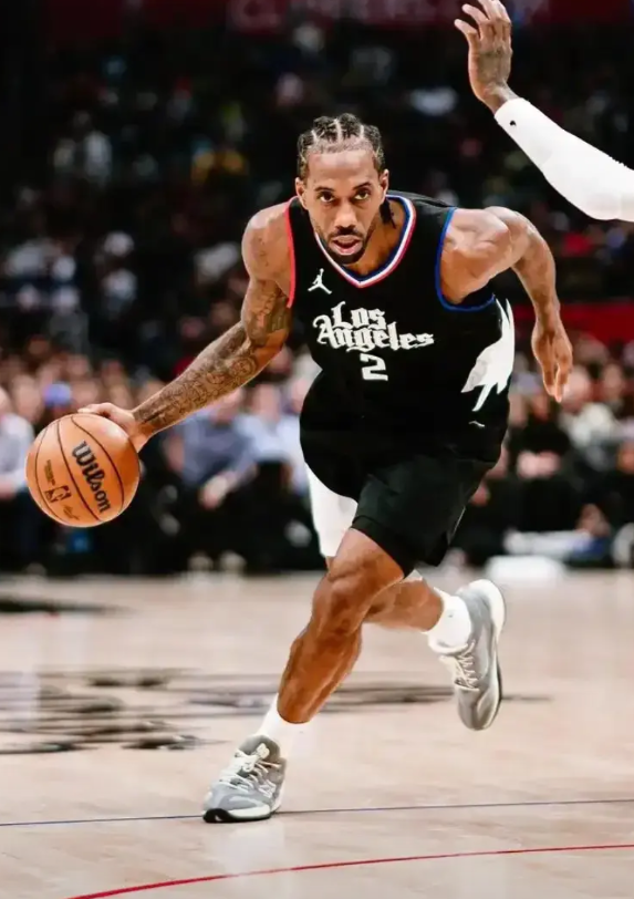 NBA各个老大的冠军，含金量最高的应该就是2023赛季的约基奇。因为，除了他自己