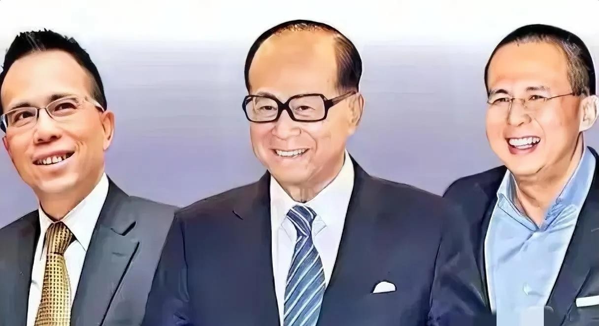 中国介入李嘉诚巴拿马交易





李嘉诚这次玩大了？巴拿马运河的交易，背后水太