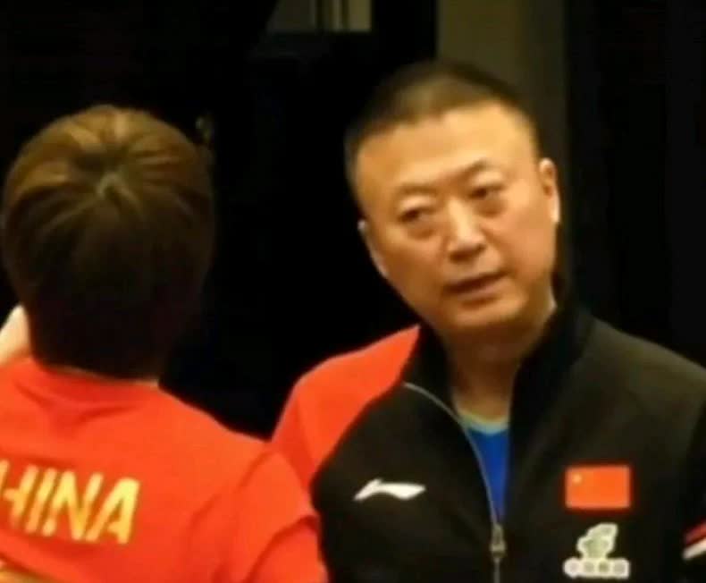 没想到，一向高冷的马琳也变俗人了！
瑞典大满贯赛，王曼昱VS长崎美柚，在比分落