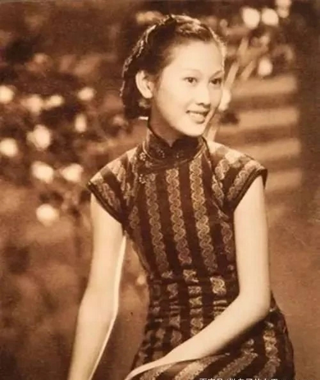 有一说一，徐志摩的儿媳长得实在美丽。当年张幼仪问儿子，想要找什么样的女孩子。儿子