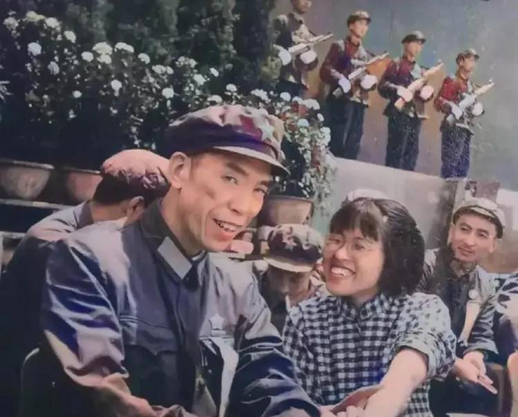 梁兴初调任成都军区司令，周总理当面问他：你认识这个人吗？
“1967年3月10日