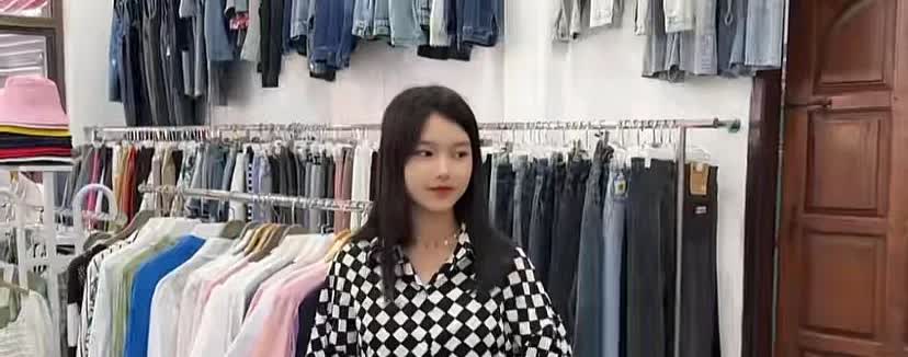 阿胜和阿拉已经分手，看来阿胜很可能会和强子的小姨子走到一块儿。目前来看，他俩一起