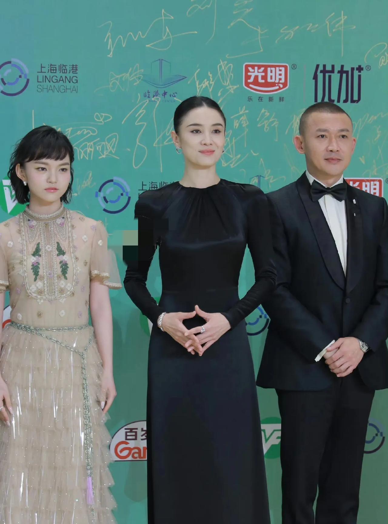 刘亦菲突然缺席白玉兰奖颁奖典礼！疑似在红毯前知道未获奖后改变行程。这么看，最佳女