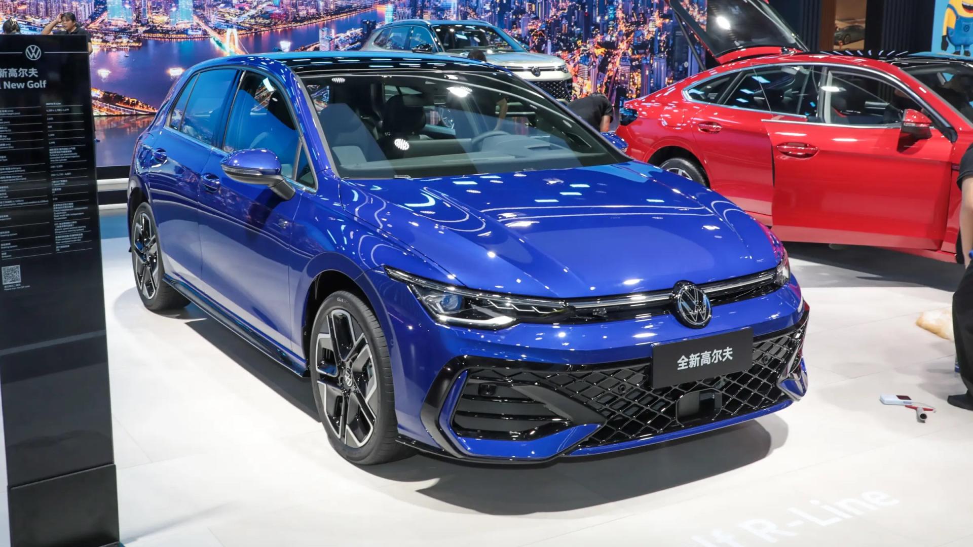 售15.69万元/减少部分配置 新款大众高尔夫300TSI R-Line正式上市