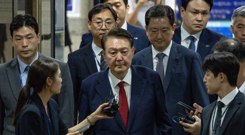 尹锡悦誓言揭露戒严真相











尹锡悦在被拘留后，强烈指责特检组的