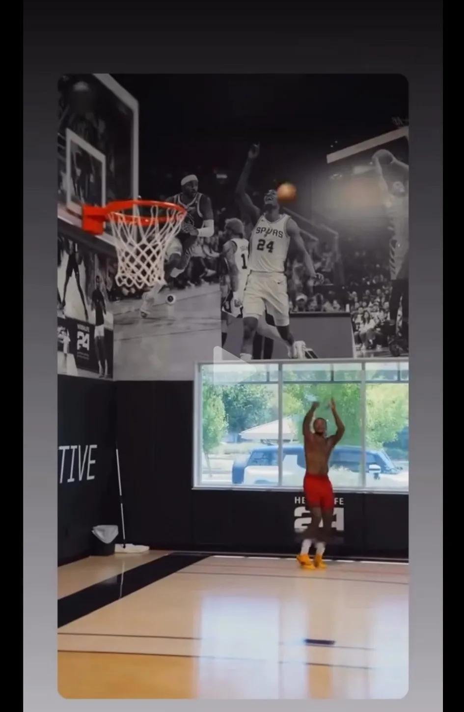 杰伦格林训练太准了，三分连续命中
杰伦格林被交易到太阳，如今也是刻苦训练，希望证