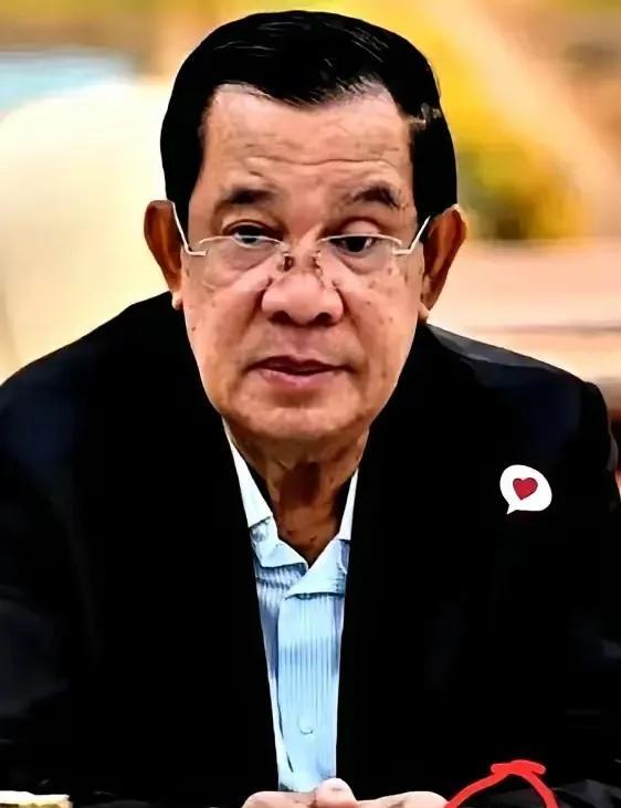 柬埔寨前首相洪森的政治手段十分地惊人，达到了一种出乎意料的效果。这时候，他将泰国
