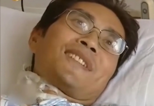 2011年，山东一男子尿毒症晚期，父母兄妹不愿救他，绝望时，突然一女子冲进病房，