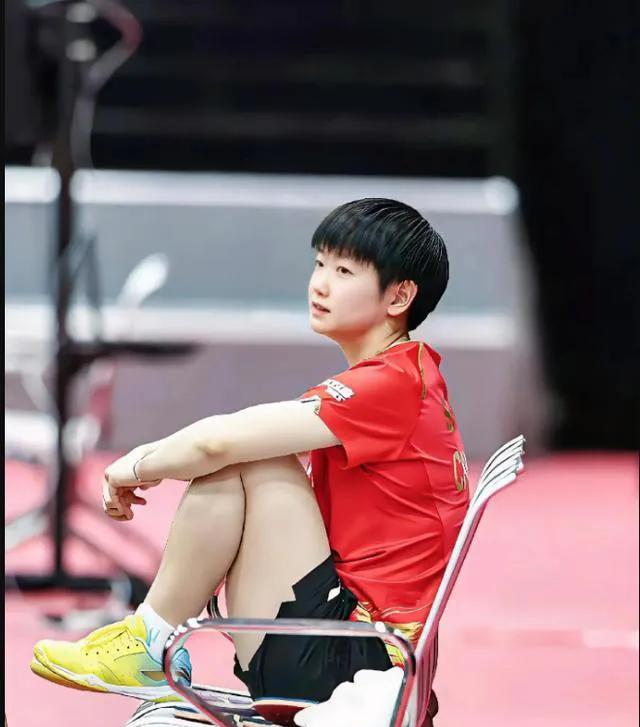怎么到现场看孙颖莎比赛的基本上都是女生啊？
孙颖莎现在人气很高，门票销售商应当多