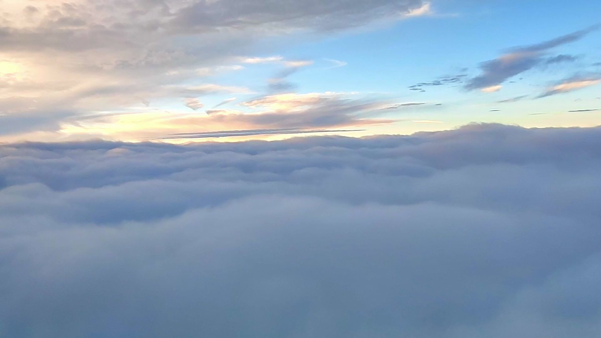 《阮清冉裴宥之》阮清冉裴宥之：裴宥之往后一靠，目光看向窗外：“没什么，走吧。”