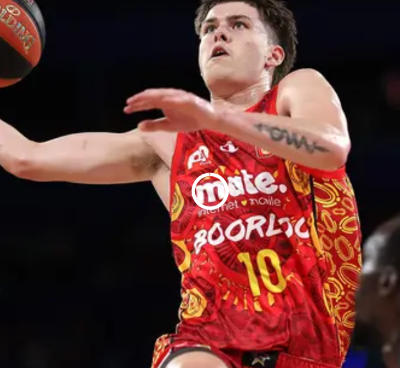 澳大利亚后卫本·亨肖尔已退出2025年NBA选秀的提前参选名单。亨肖尔接下来将考