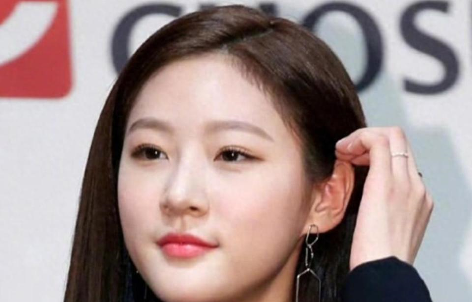 近日，韩国娱乐圈再次掀起轩然大波，金秀贤被曝与比自己小14岁的女星金赛纶曾有过一