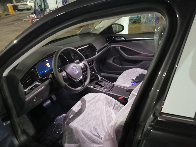 速腾共振抖动怎么解
目前一千公里，发动机1200转左右，方向盘振动。
变速箱D档