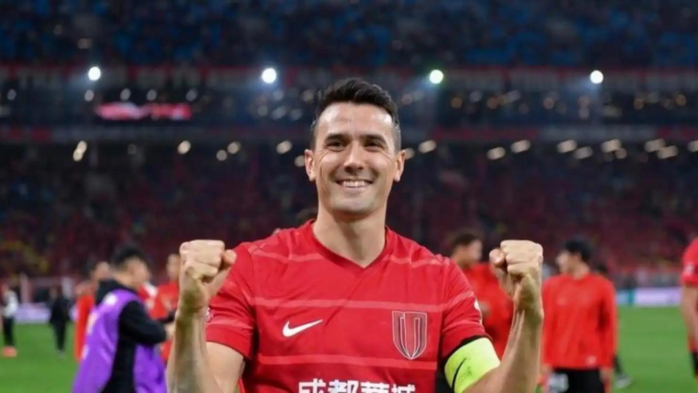 周定洋还是安永佳？上港引援传闻“打架”，港澳台名额成关键