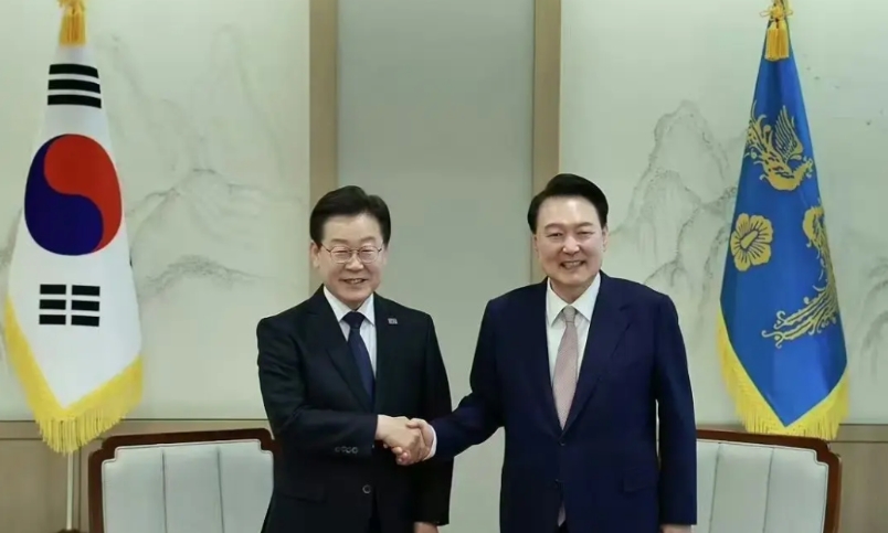最近有韩国网民在反思，三年前大选怎么会让李在明输给尹锡悦，反思的结果是:①尹锡悦