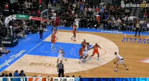 生涯新高！弗拉格35+8+2：半场21+6火力全开4突哈登。
光2节末就连续3次