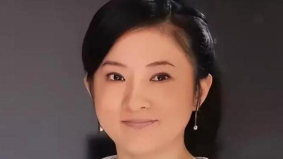 “小婉君”金铭44岁现状，个子太矮，事业受挫，单身未婚未孕